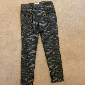 Cute never worn free people pants